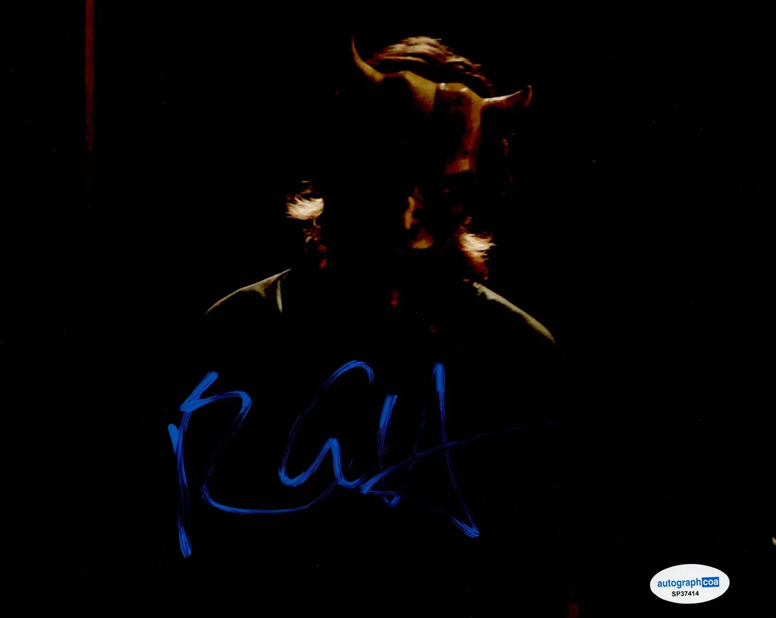 Ethan Hawke — Ethan Hawke "The Black Phone" AUTOGRAPH Signed 'The Grabber' 8x10 Photo ACOA, image 2