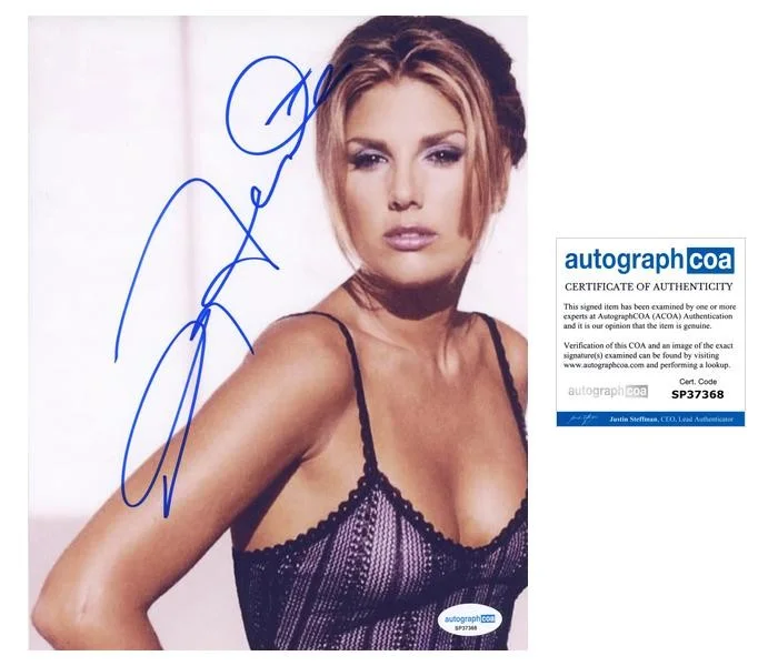 Daisy Fuentes — Daisy Fuentes AUTOGRAPH Signed MTV VJ Model Autographed 8x10 Photo ACOA