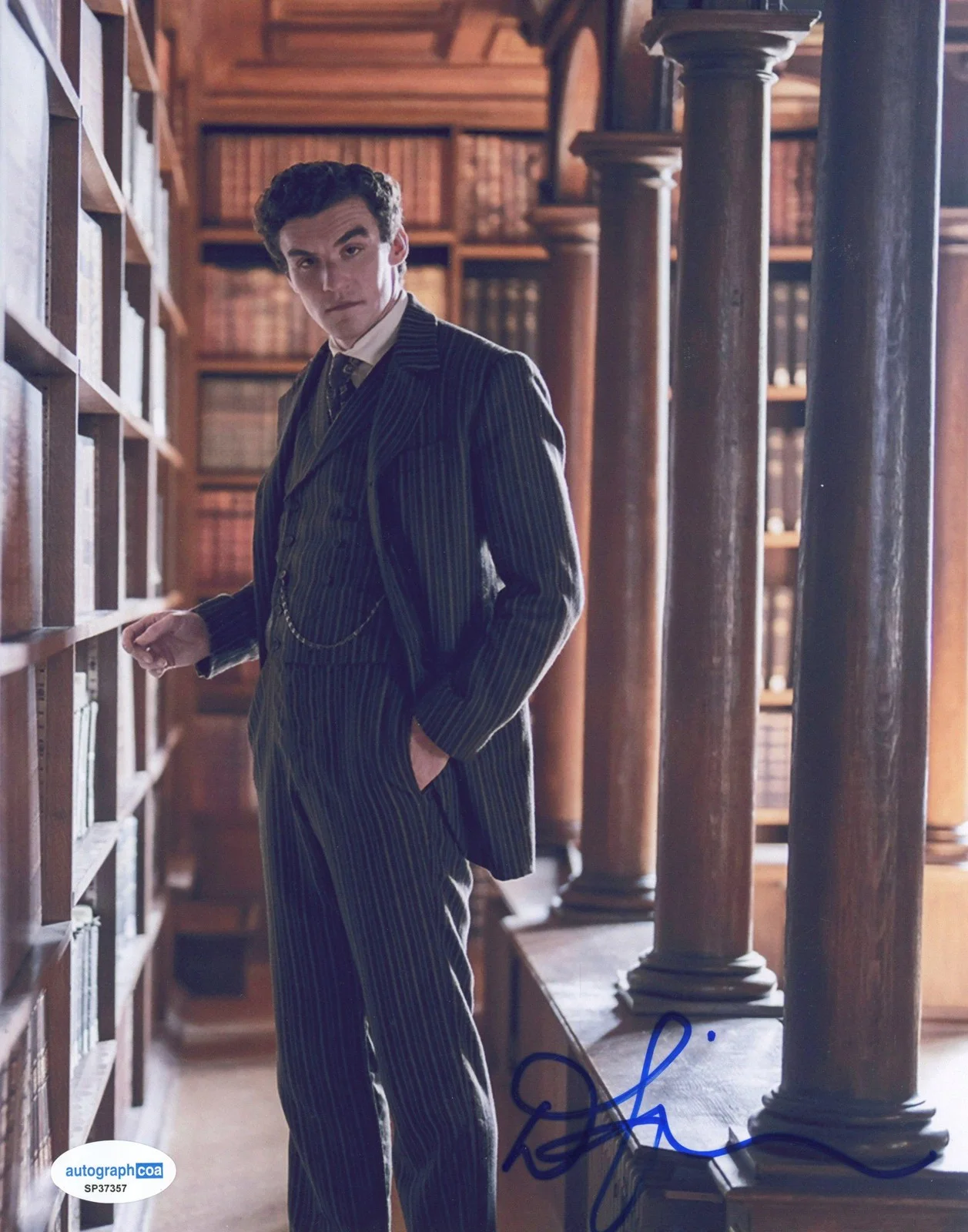 Dónal Finn — Donal Finn "Young Sherlock" AUTOGRAPH Signed 'James Moriarty' 8x10 Photo ACOA, изображение 2