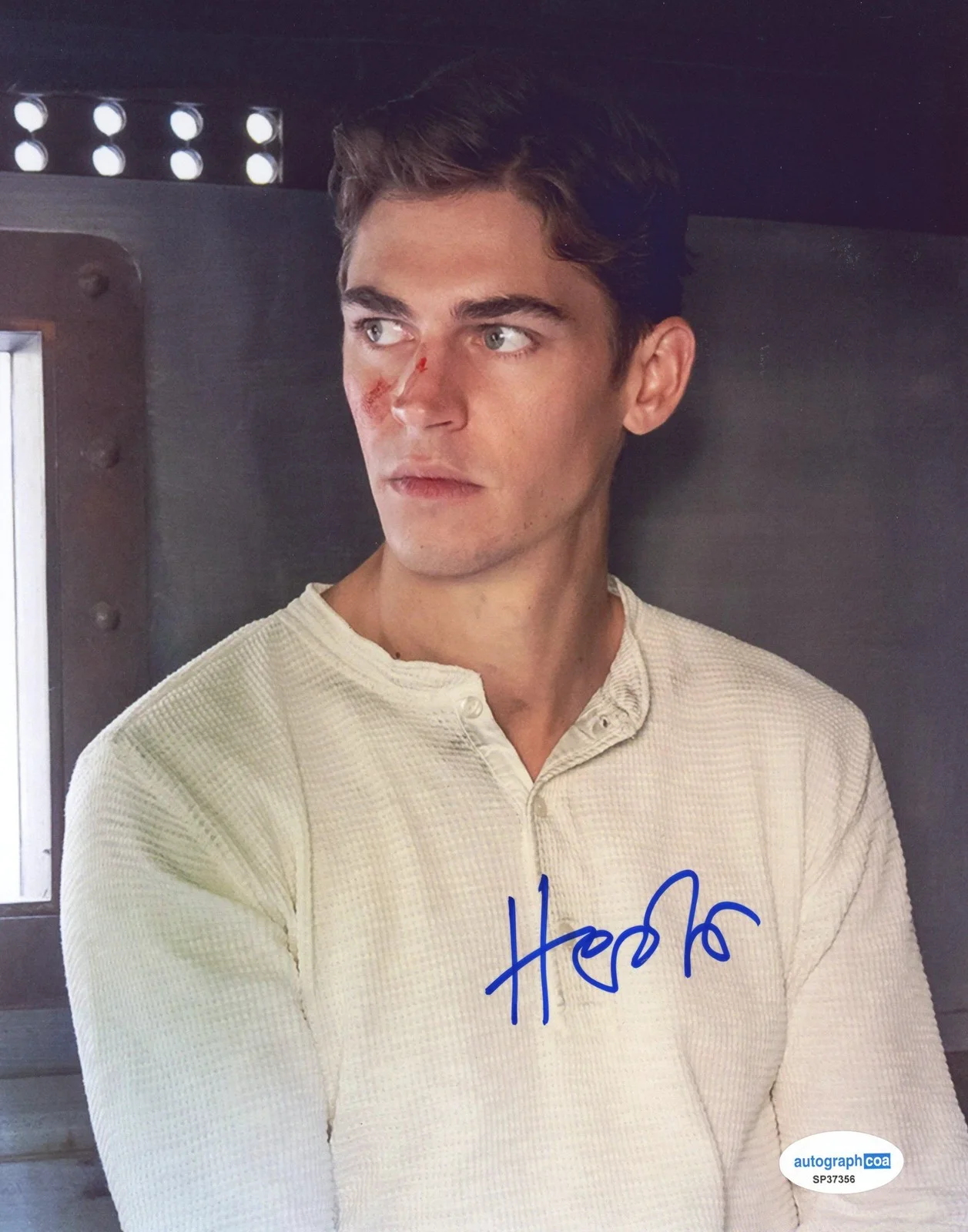 Hero Fiennes Tiffin — Hero Fiennes Tiffin "Young Sherlock" AUTOGRAPH Signed Holmes 8x10 Photo ACOA, изображение 2