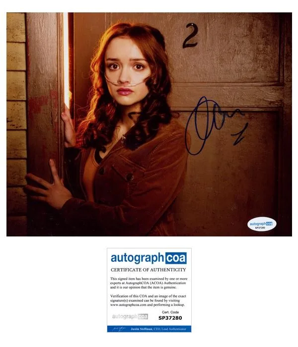 Olivia Cooke — Olivia Cooke "Bates Motel" AUTOGRAPH Signed 'Emma Decody' 8x10 Photo B ACOA