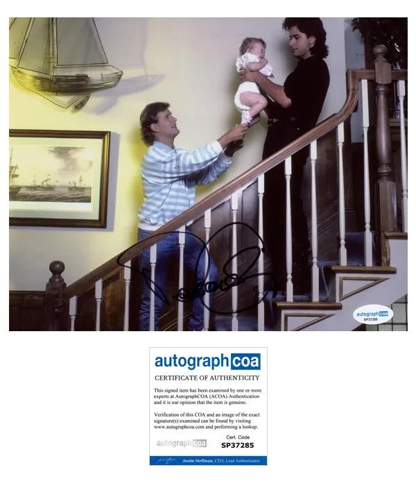 Dave Coulier — Dave Coulier "Full House" AUTOGRAPH Signed 'Joey Gladstone' 8x10 Photo F ACOA