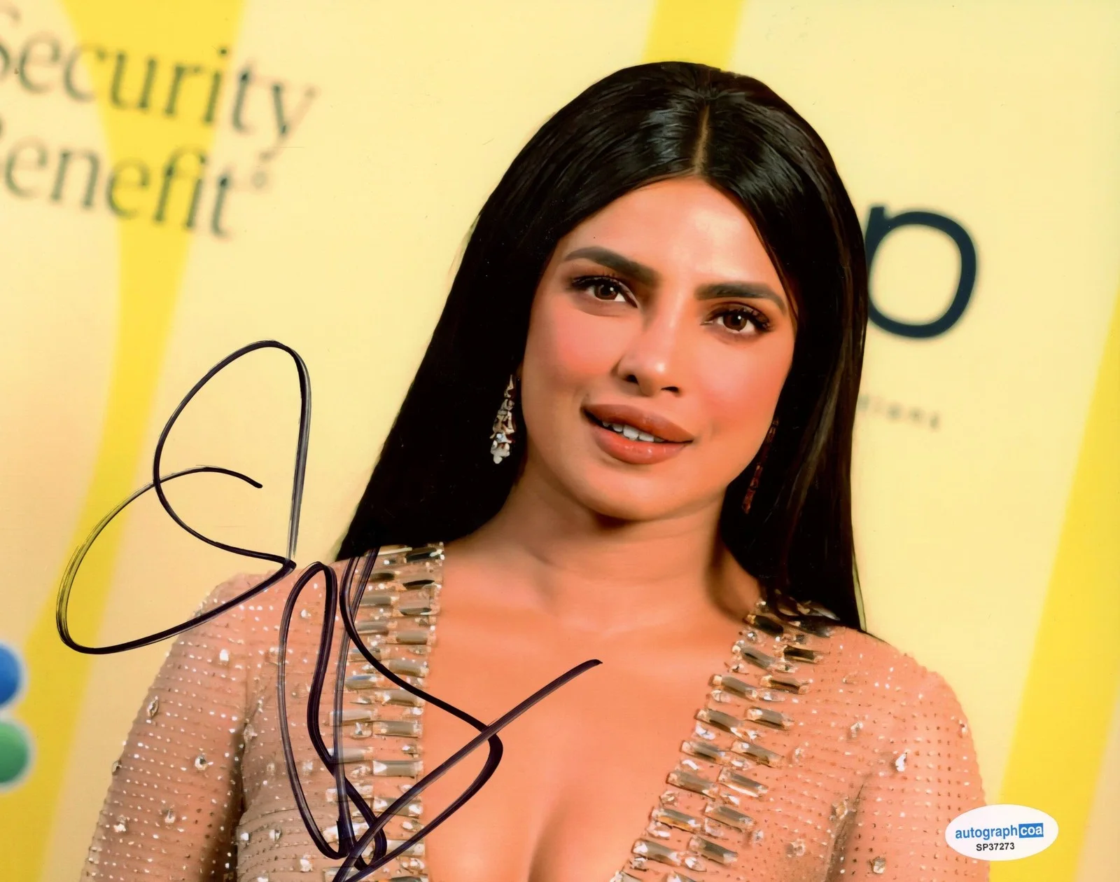 Priyanka Chopra — Priyanka Chopra Jonas "Citadel" AUTOGRAPH Signed Candid 8x10 Photo ACOA, изображение 2