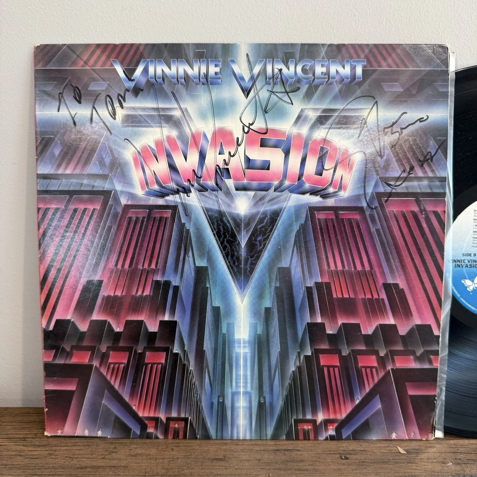 Signed Vinnie Vincent Invasion LP Vinyl Autographed Record 1986 Chrysalis, image 2
