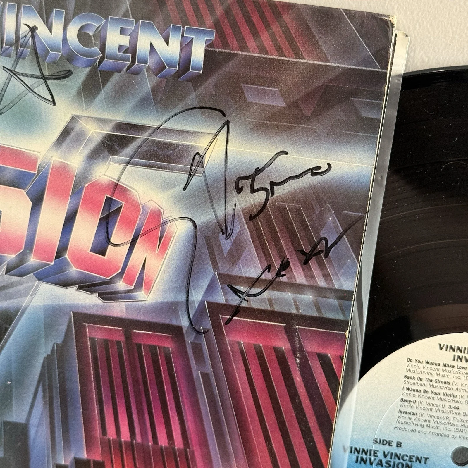 Signed Vinnie Vincent Invasion LP Vinyl Autographed Record 1986 Chrysalis, image 4