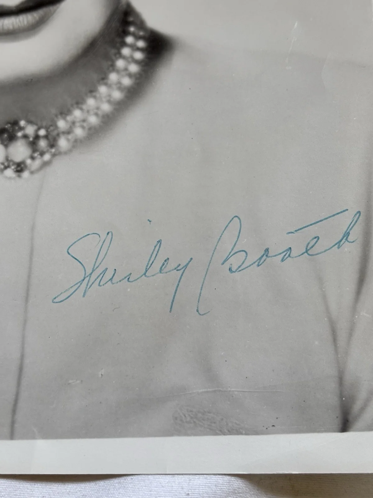 Vintage SHIRLEY BOOTH Signed Photograph. 8” x 10”., image 3