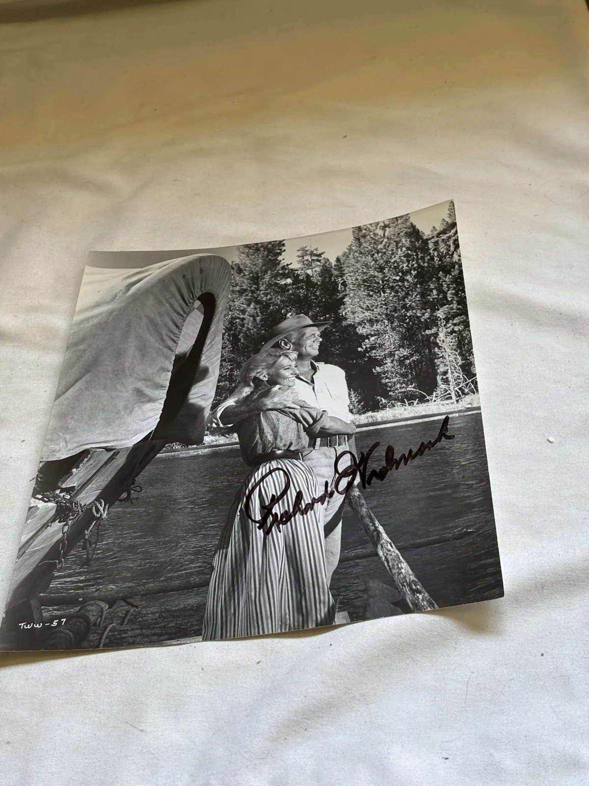 RICHARD WIDMARK Signed 8” x 10” With Lola Albright In “The Way West”., изображение 2