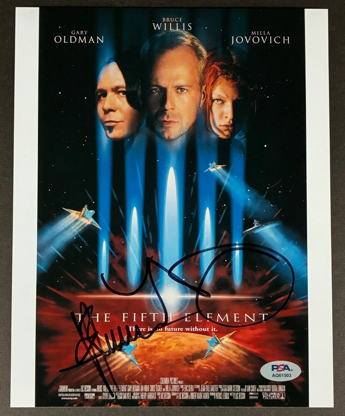 Luc Besson, Milla Jovovich — MILLA JOVOVICH LUC BESSON SIGNED 8x10 PHOTO PSA DNA THE FIFTH ELEMENT CAST