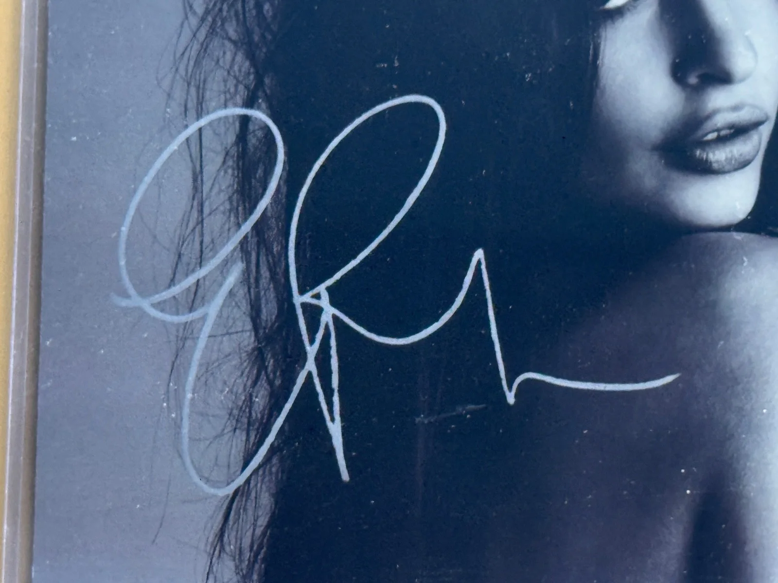 EMILY RATAJKOWSKI — SIGNED EMILY RATAJKOWSKI Photo with COA - Slipcover - Ships FREE, изображение 2