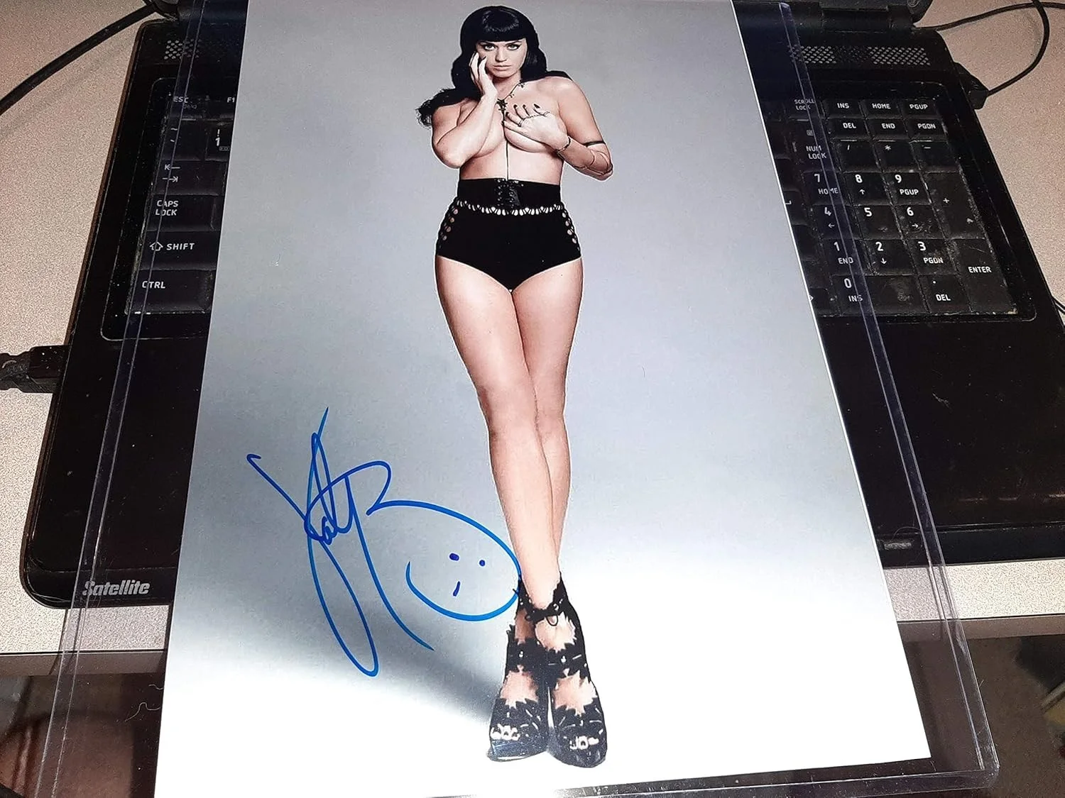 Katy Perry — * KATY PERRY * early career sexy hand-bra signed 9.5 x 14" photo