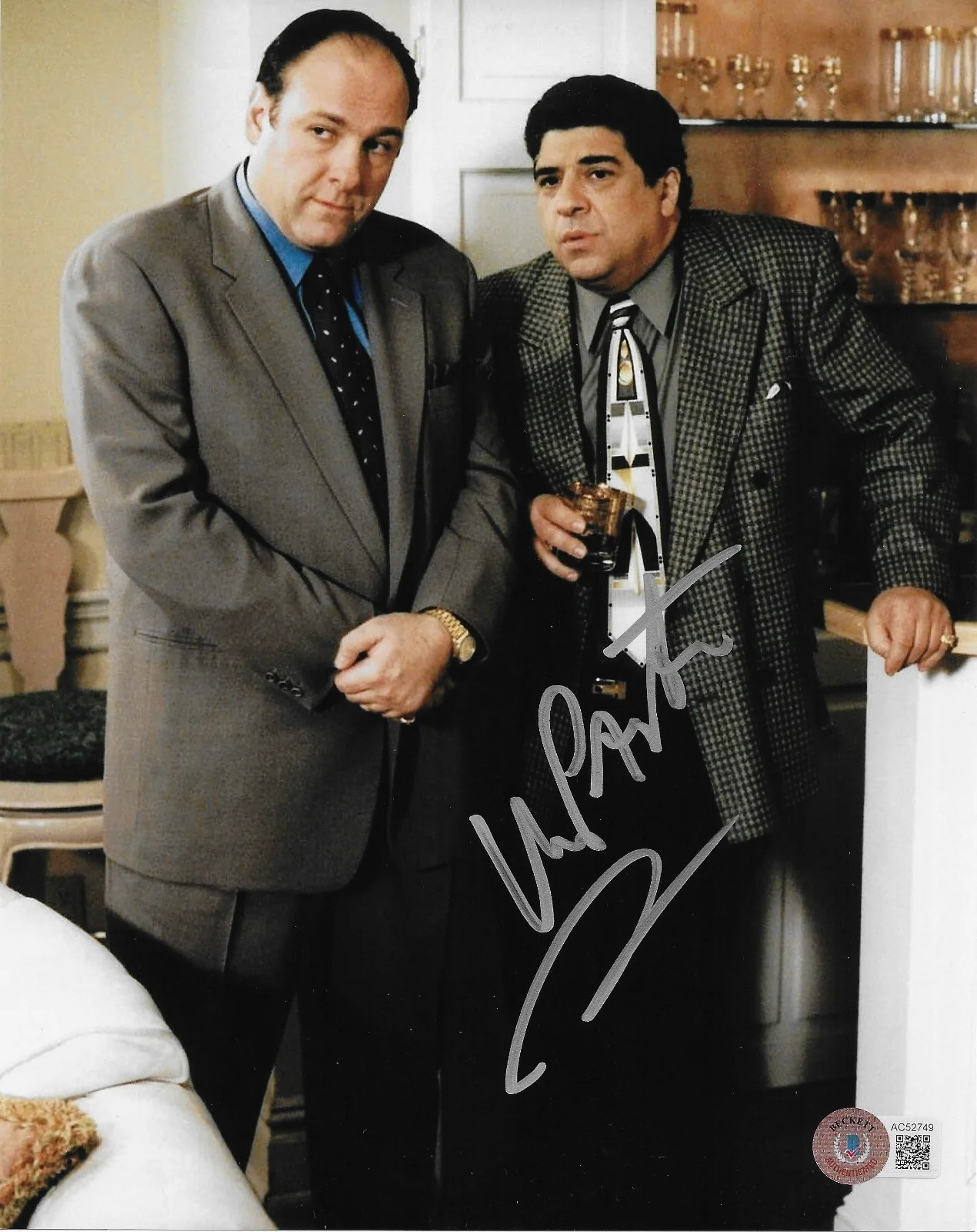 Vincent Pastore — Vincent Pastore Signed 8x10 Photo BAS Autographed The Sopranos Big Pussy 49