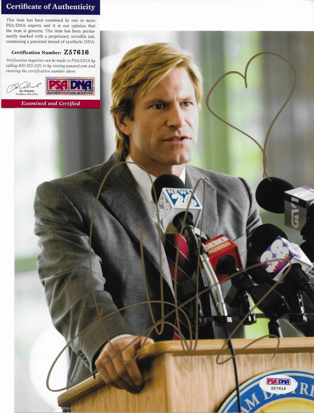 Aaron Eckhart — Aaron Eckhart The Dark Knight Signed 8x10 Photo Autographed PSA/DNA COA, изображение 2
