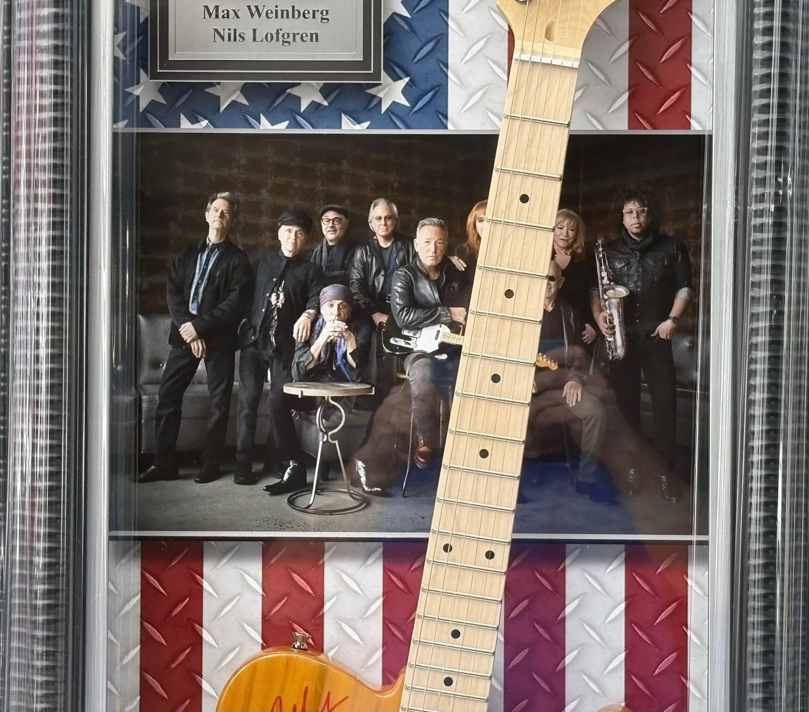 Clarence Clemons, Nils Lofgren, Bruce Springsteen, Steven Van Zan — Guitarra elétrica Bruce Springsteen & E Street Band autografada emoldurada, изображение 4