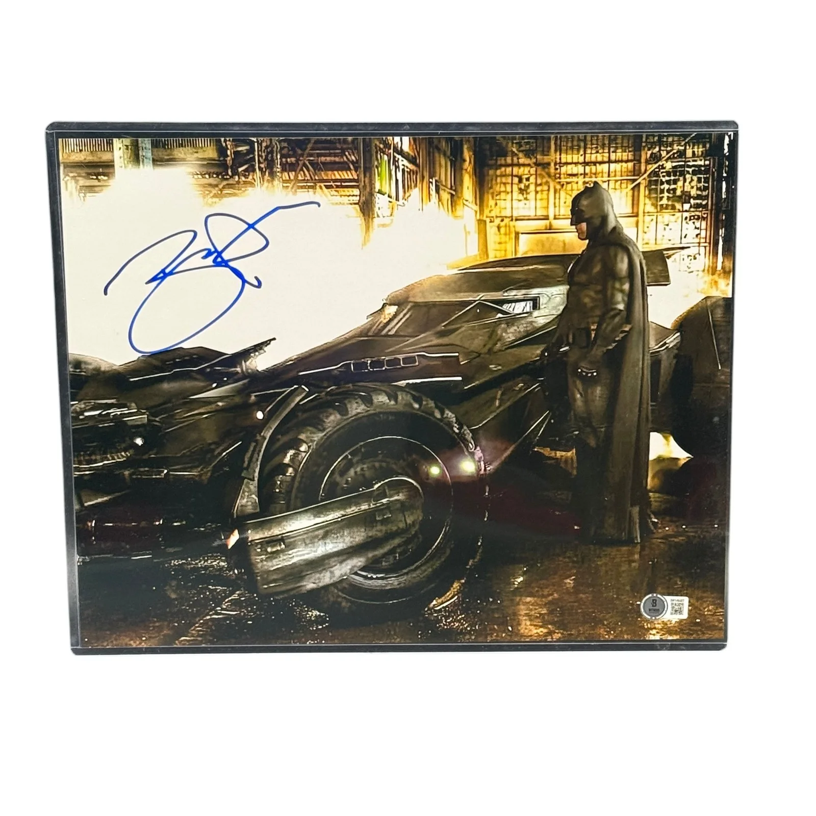 Ben Affleck — Ben Affleck Signed 11x14 Metallic Photo Batman Beckett Authentic Autograph