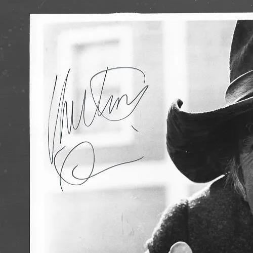 original Hand signed 8 x 10 photo of Anthony Quinn, изображение 2