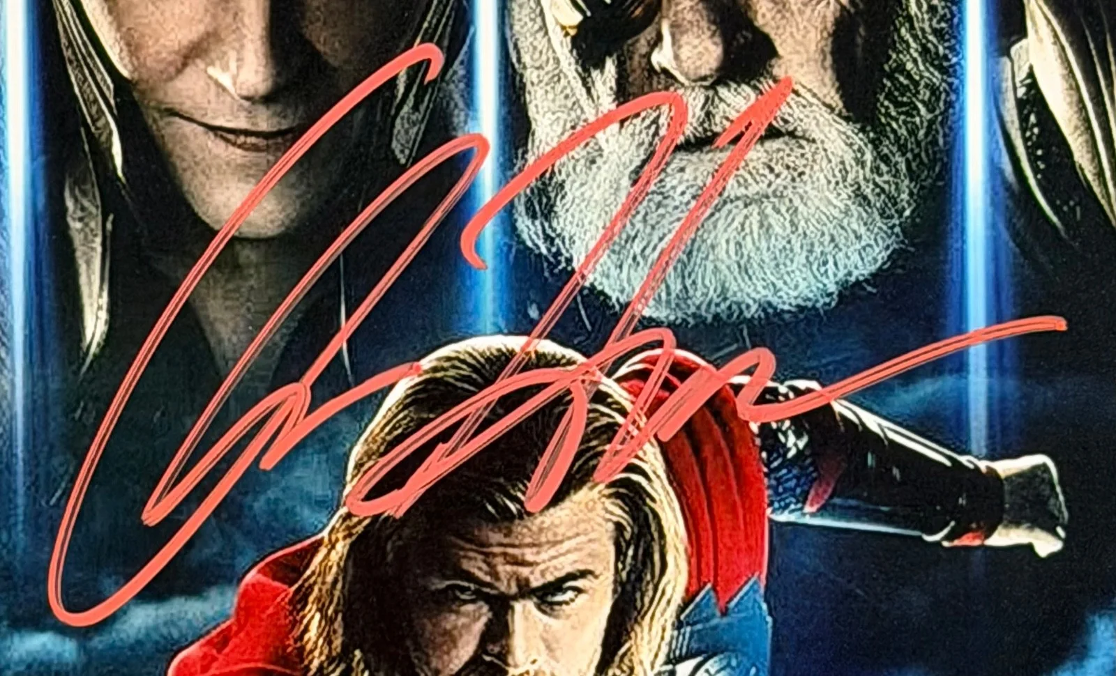 Chris Hemsworth — Chris Hemsworth Signed 8x10 Photo Thor Marvel Avengers Autograph COA, image 2