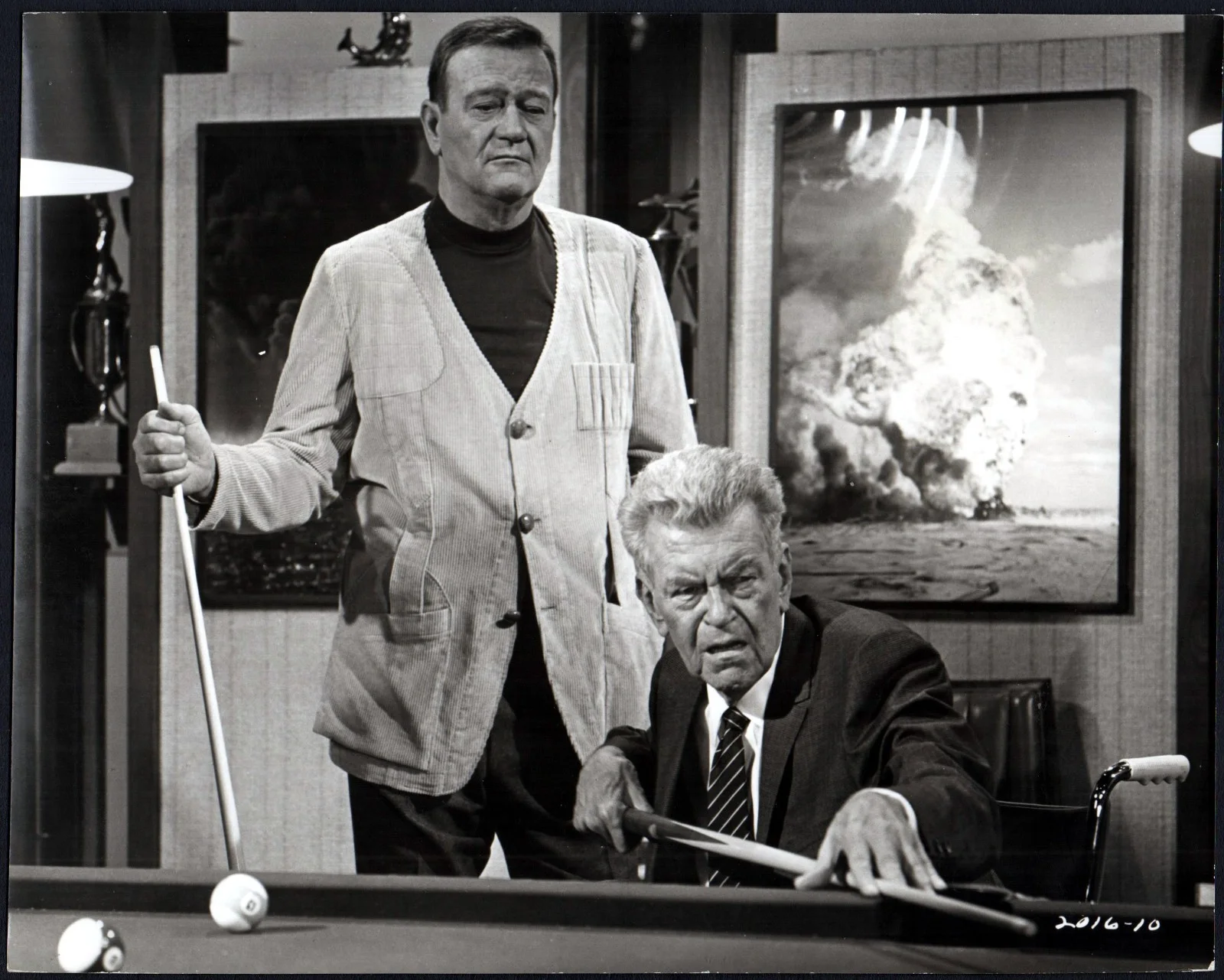 HELLFIGHTERS 1968 John Wayne, Katharine Ross, Jim Hutton 4 STILLS, image 2