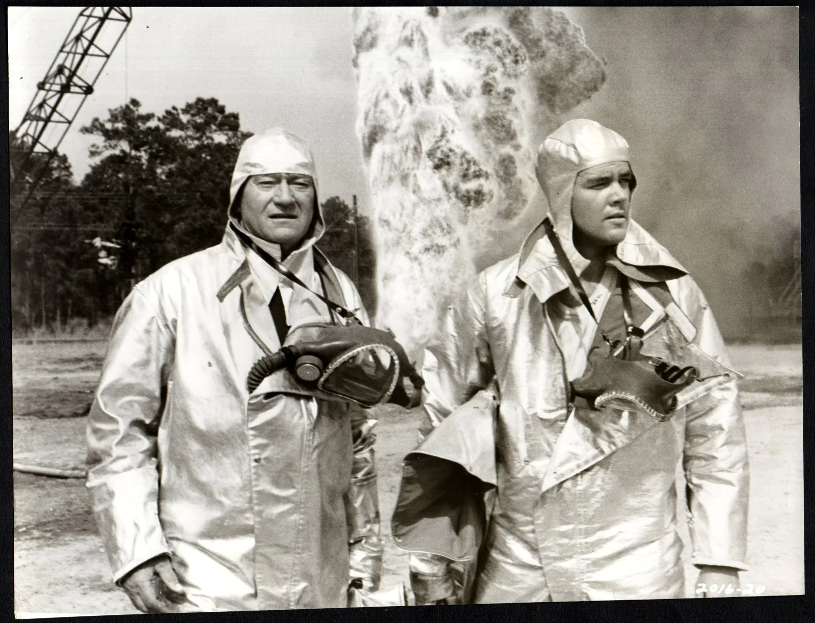HELLFIGHTERS 1968 John Wayne, Katharine Ross, Jim Hutton 4 STILLS, image 5