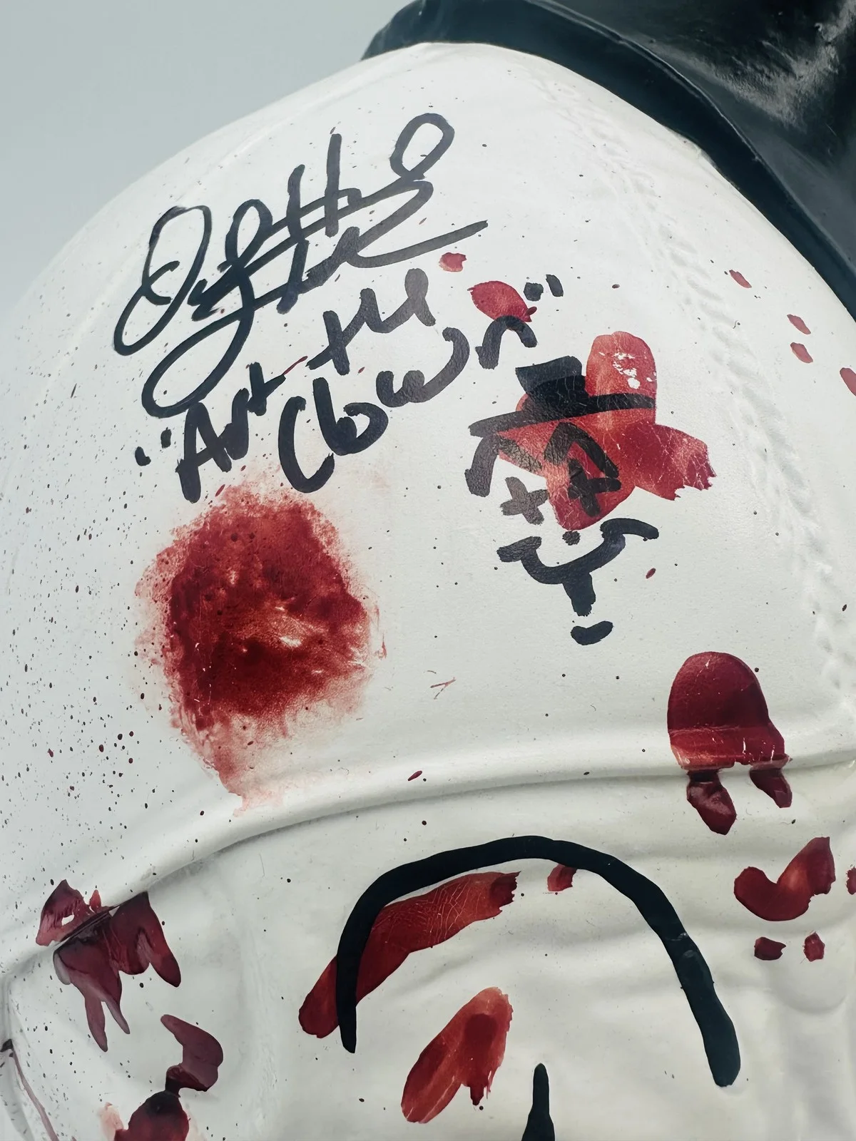 David Howard Thornton — David Howard Thornton Mike Giannelli Signed Art the Clown Mask Terrifier BAS 689, image 2