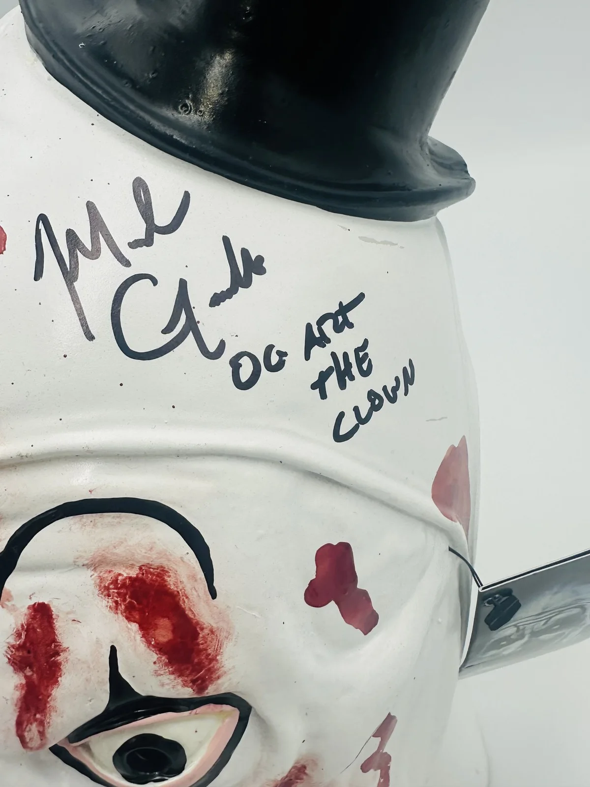 David Howard Thornton — David Howard Thornton Mike Giannelli Signed Art the Clown Mask Terrifier BAS 689, image 3