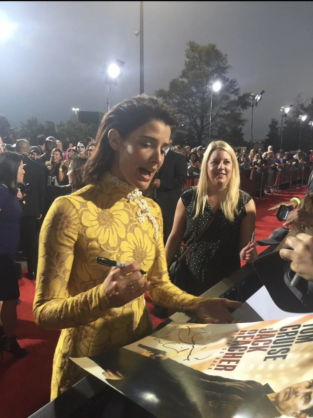 Tom Cruise, Cobie Smulders, Edward Zwick — Tom Cruise, Cobie Smulders Autographed Jack Reacher Never Go Back poster, image 4