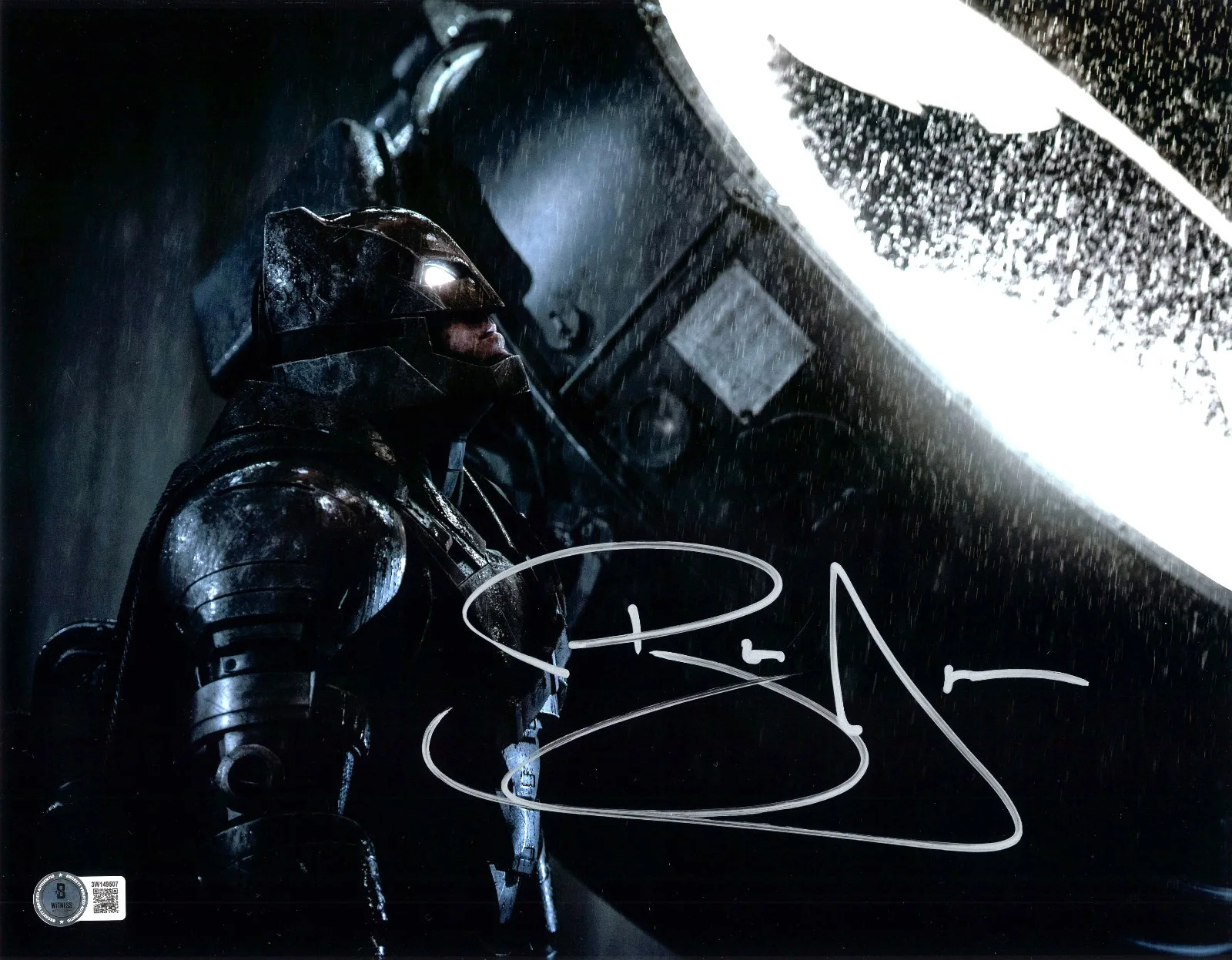 BEN AFFLECK — BEN AFFLECK SIGNED AUTOGRAPH BATMAN V SUPERMAN 11X14 METALLIC PHOTO BAS BECKETT