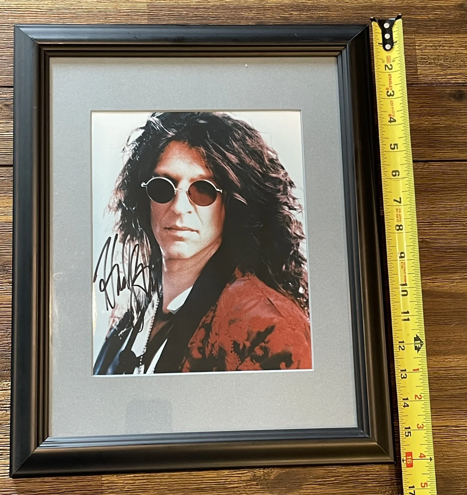 Howard Stern — HOWARD STERN Signed Autographed 8x10 w/ COA and Custom Matted Frame, изображение 2