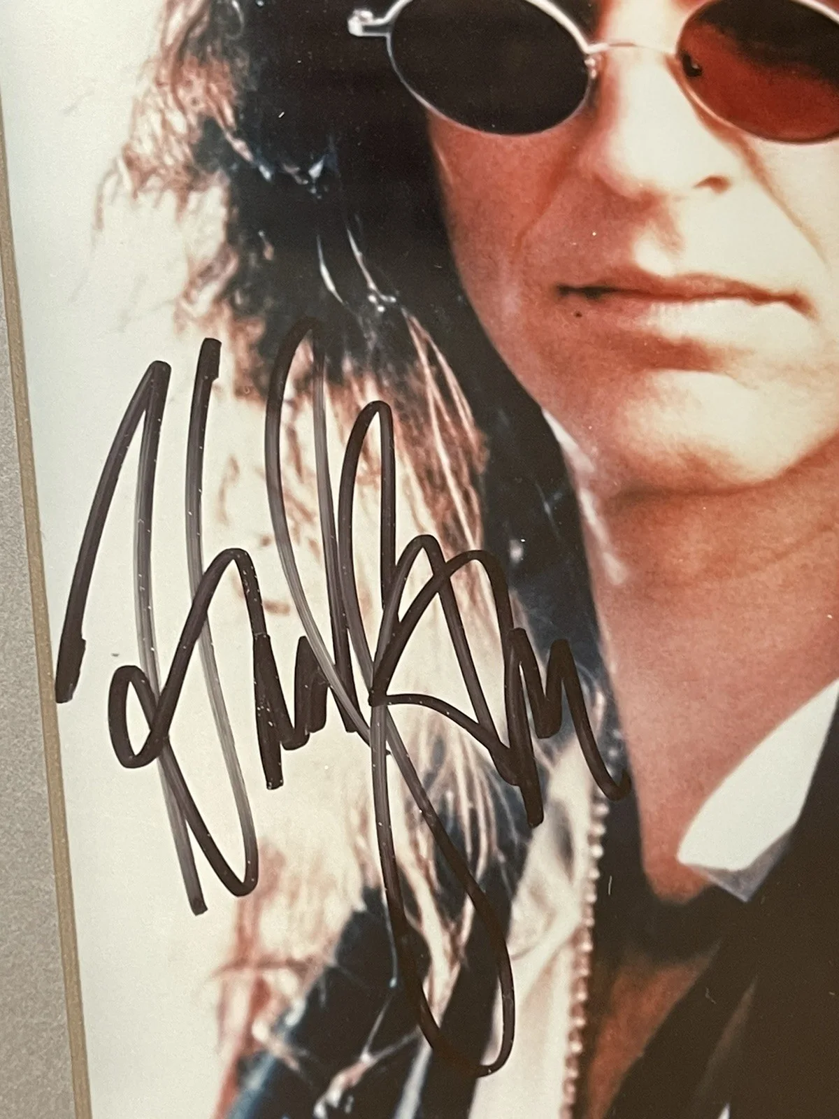 Howard Stern — HOWARD STERN Signed Autographed 8x10 w/ COA and Custom Matted Frame, изображение 3