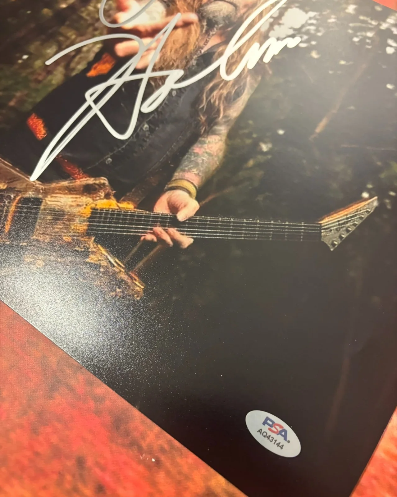 PSA W.A.S.P. Band Guitarist * CHRIS HOLMES * Signed 11x14 Photo COA, изображение 2
