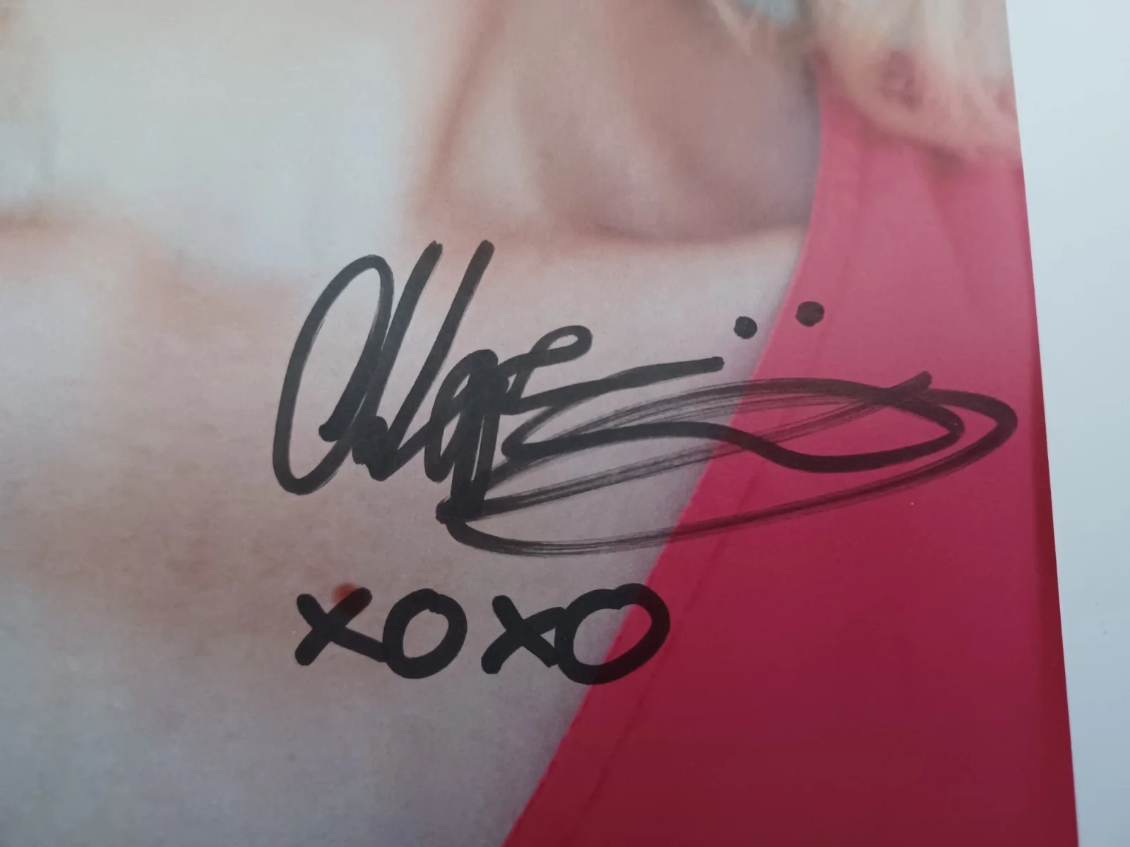 Chloe Farnworth Signed 8.5" x 11" Photo - Actress, изображение 2