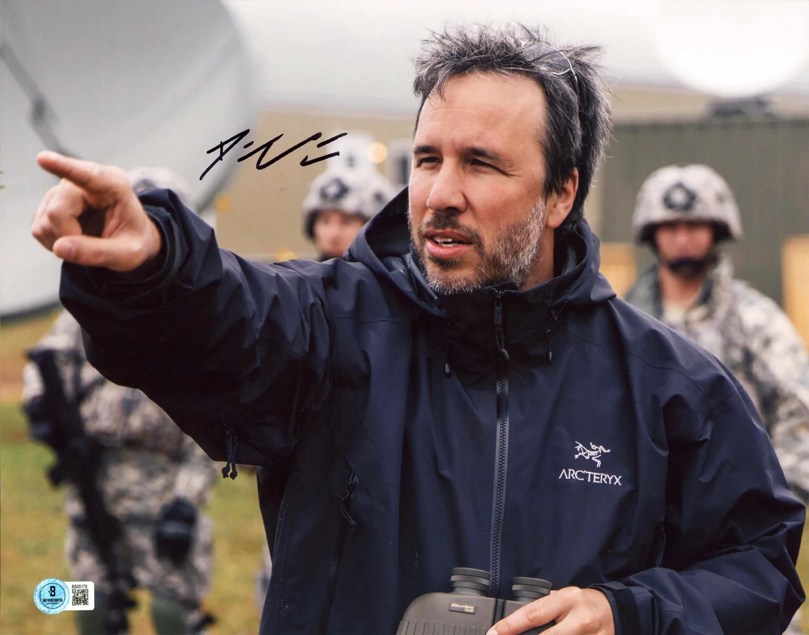 Denis Villeneuve — Denis Villeneuve Arrival Authentic Signed 11x14 Horizontal Photo BAS #BS05179