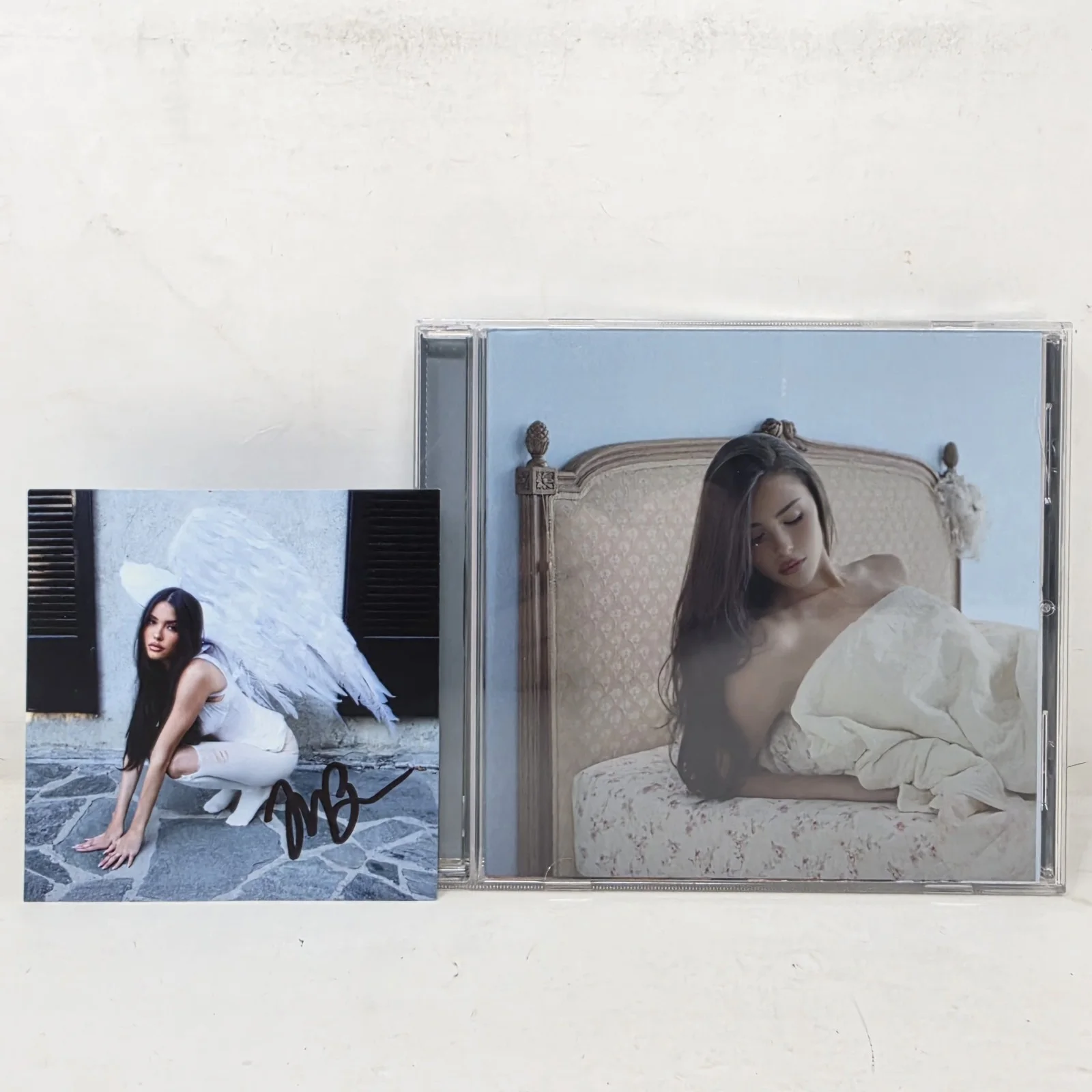 Madison Beer Locket CD 2025 Signed Insert Alternate Cover and Poster Autographed, image 3