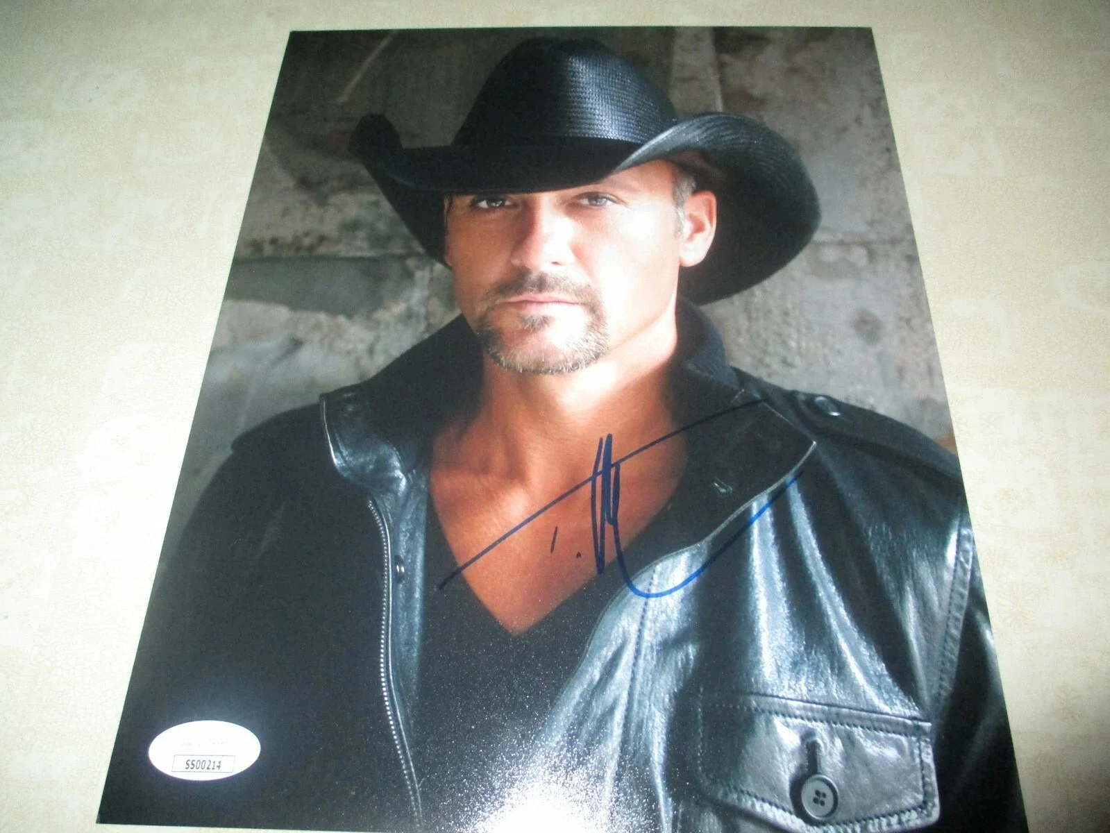 TIM MCGRAW AUTHENTIC SIGNED/AUTOGRAPHED 8X10 PHOTO FRAMED--JSA CERTIFIED, image 3