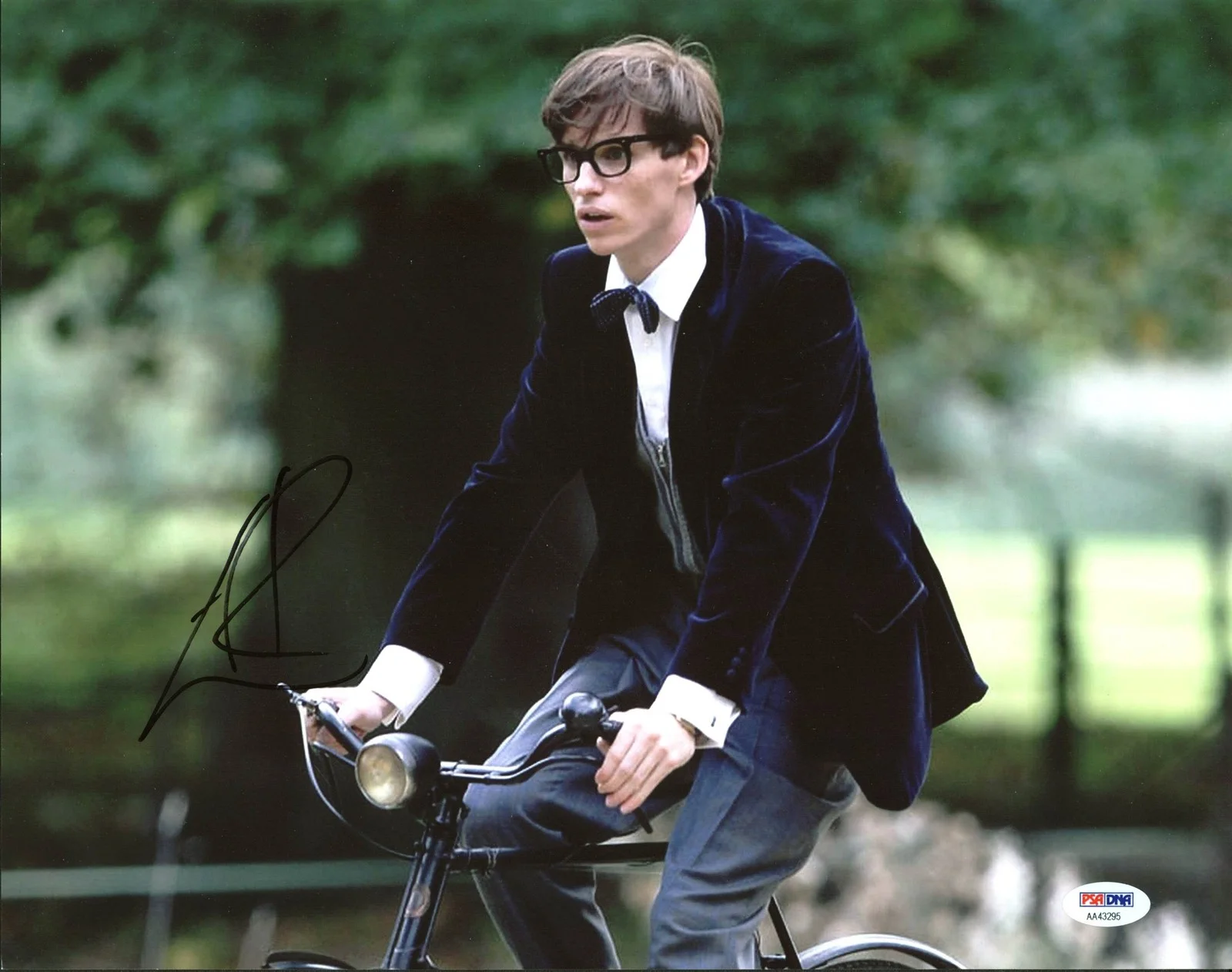Eddie Redmayne — Eddie Redmayne The Theory Of Everything Signed 11X14 Photo PSA/DNA #AA43295