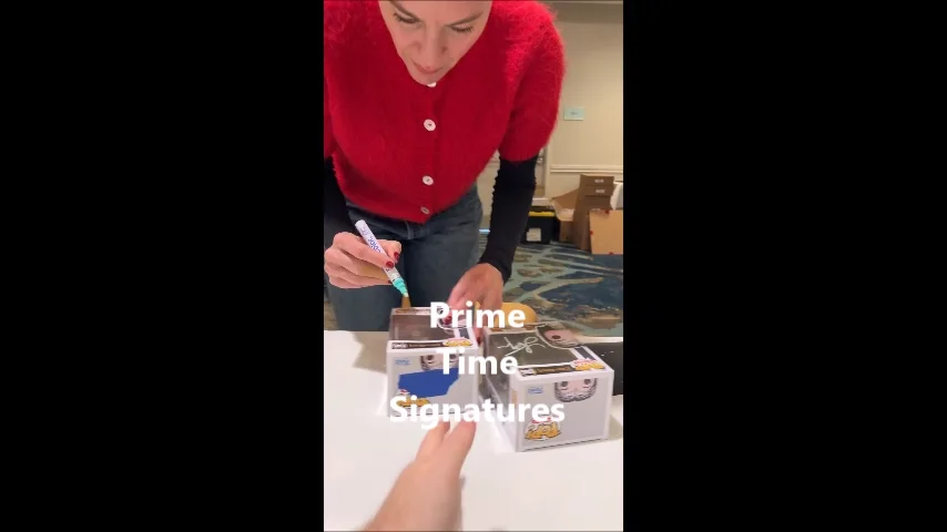 Liv Tyler — Liv Tyler Signed Arwen Funko The Lord of The Rings Autograph Beckett Witness, изображение 2