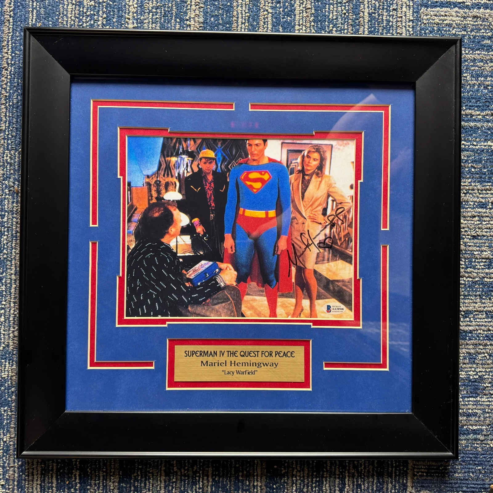 Mariel Hemingway — Mariel Hemingway Signed "Superman IV" 17.5x18 Framed Photo Display Beckett COA