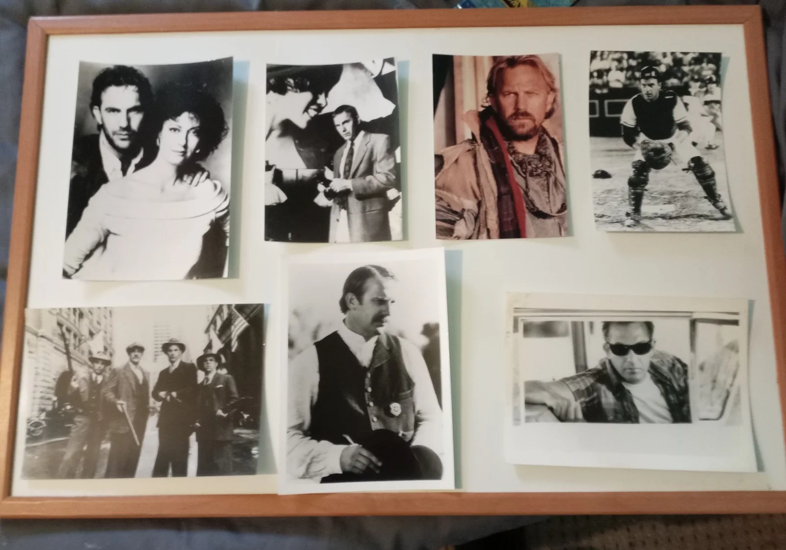 KEVIN COSTNER PHOTOS/POSTCARDS/FLYER & COLLECTOR CARDS & WATERWORLD NOVEL BUNDLE, изображение 5