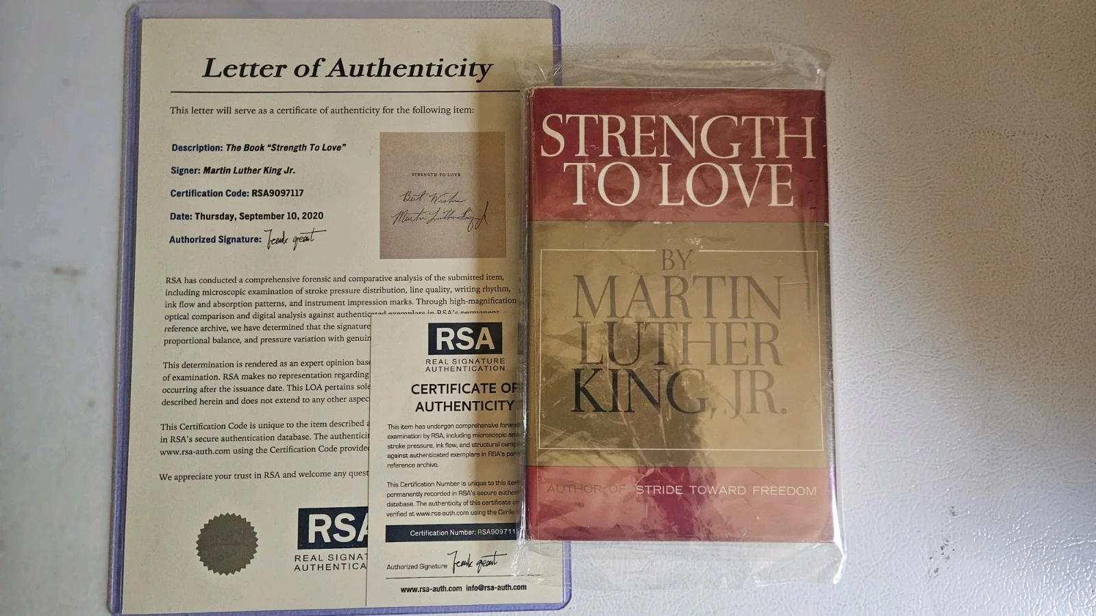 Martin Luther King Jr — Strength to Love by Martin Luther King Jr. Signed Book RSA Authenticated, изображение 3