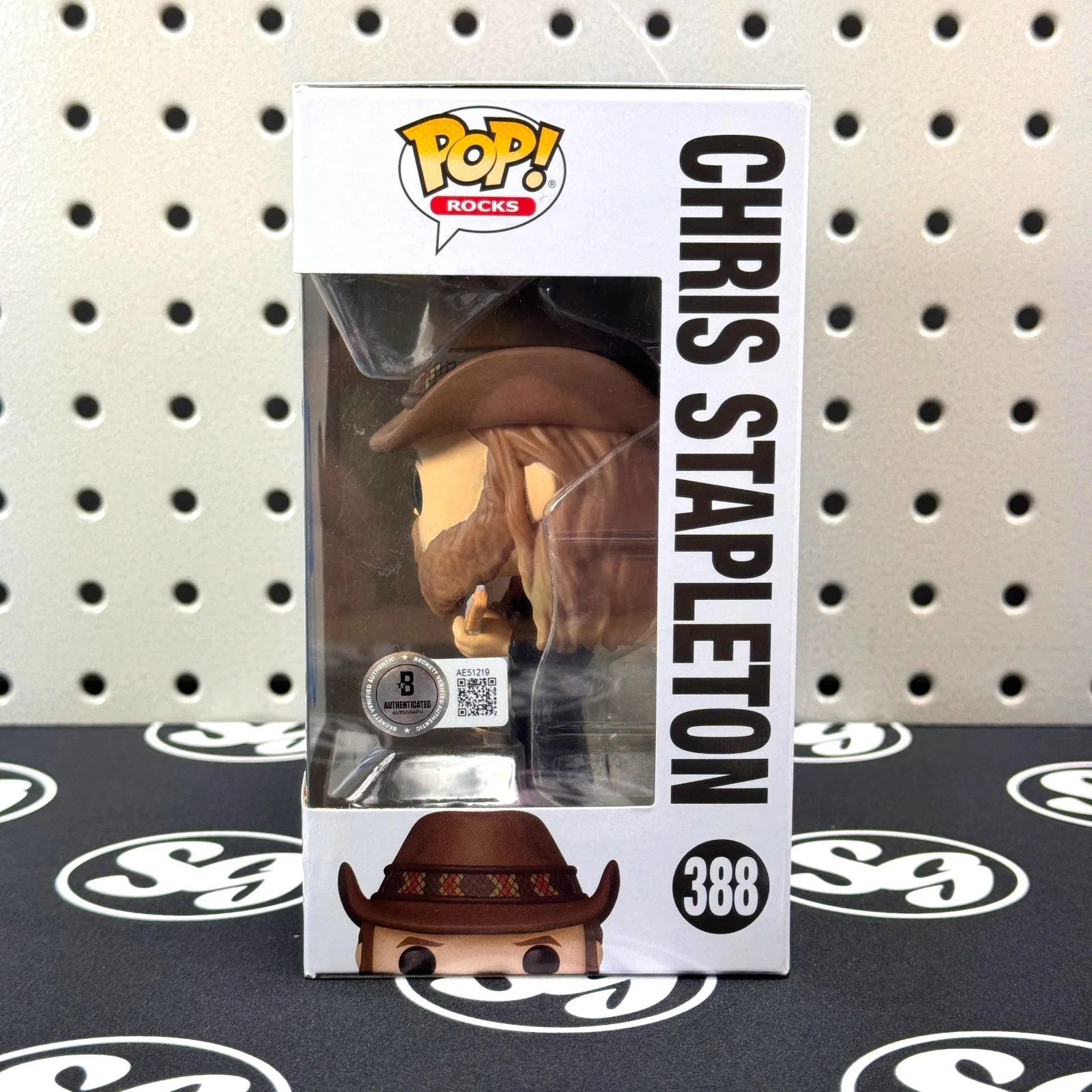 CHRIS STAPLETON Signed Funko Pop! Figure #388 Beckett Cert BAS Autograph Auto, image 3