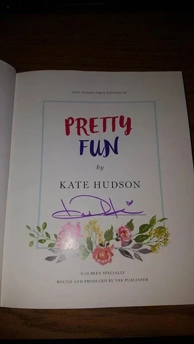 KATE HUDSON — KATE HUDSON AUTHENTIC SIGNED/AUTOGRAPHED PRETTY FUN BOOK, image 2