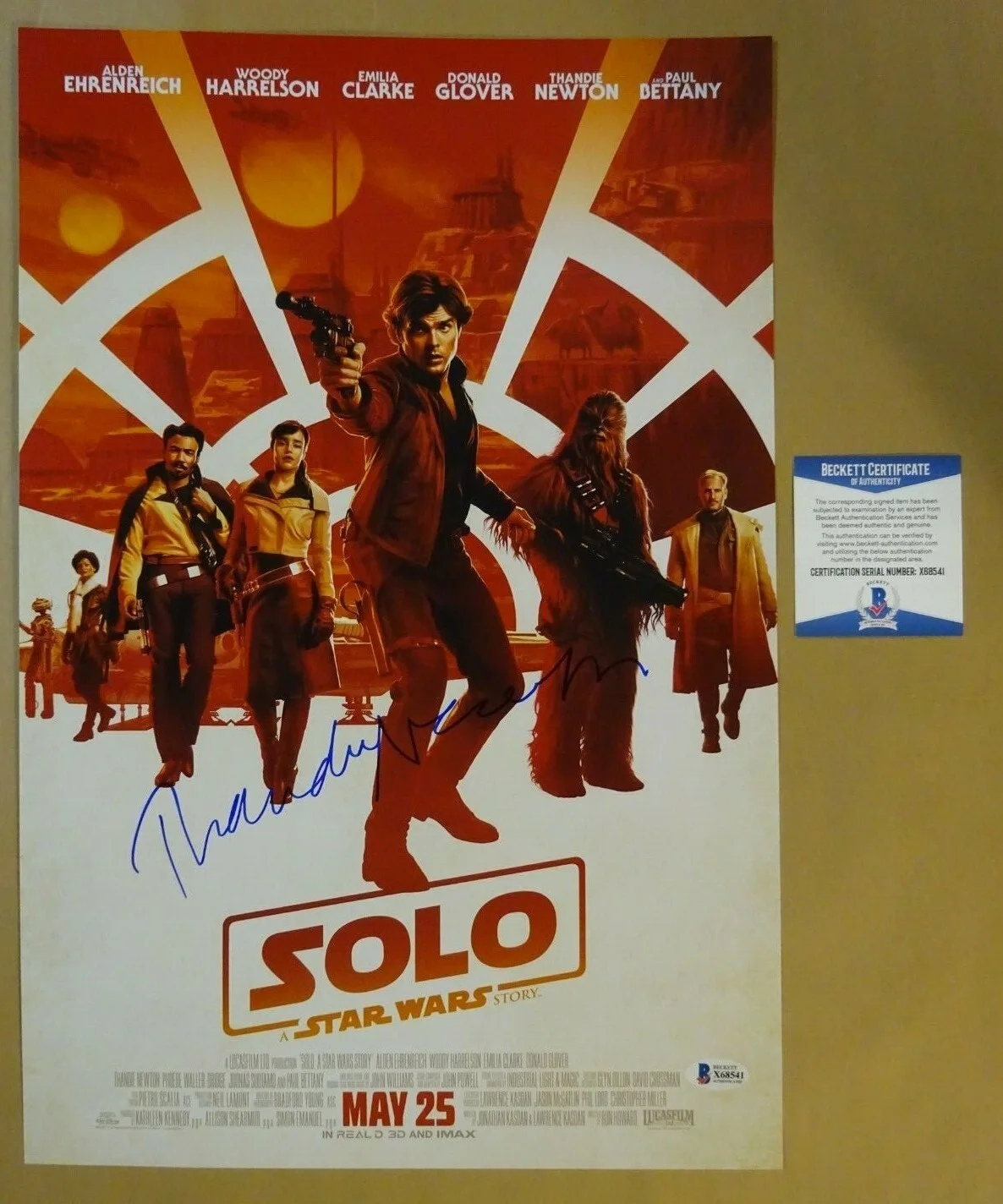 Thandie Newton — Signed THANDIE NEWTON Autographed SOLO A STAR WARS STORY 12x18 Photo BECKETT COA
