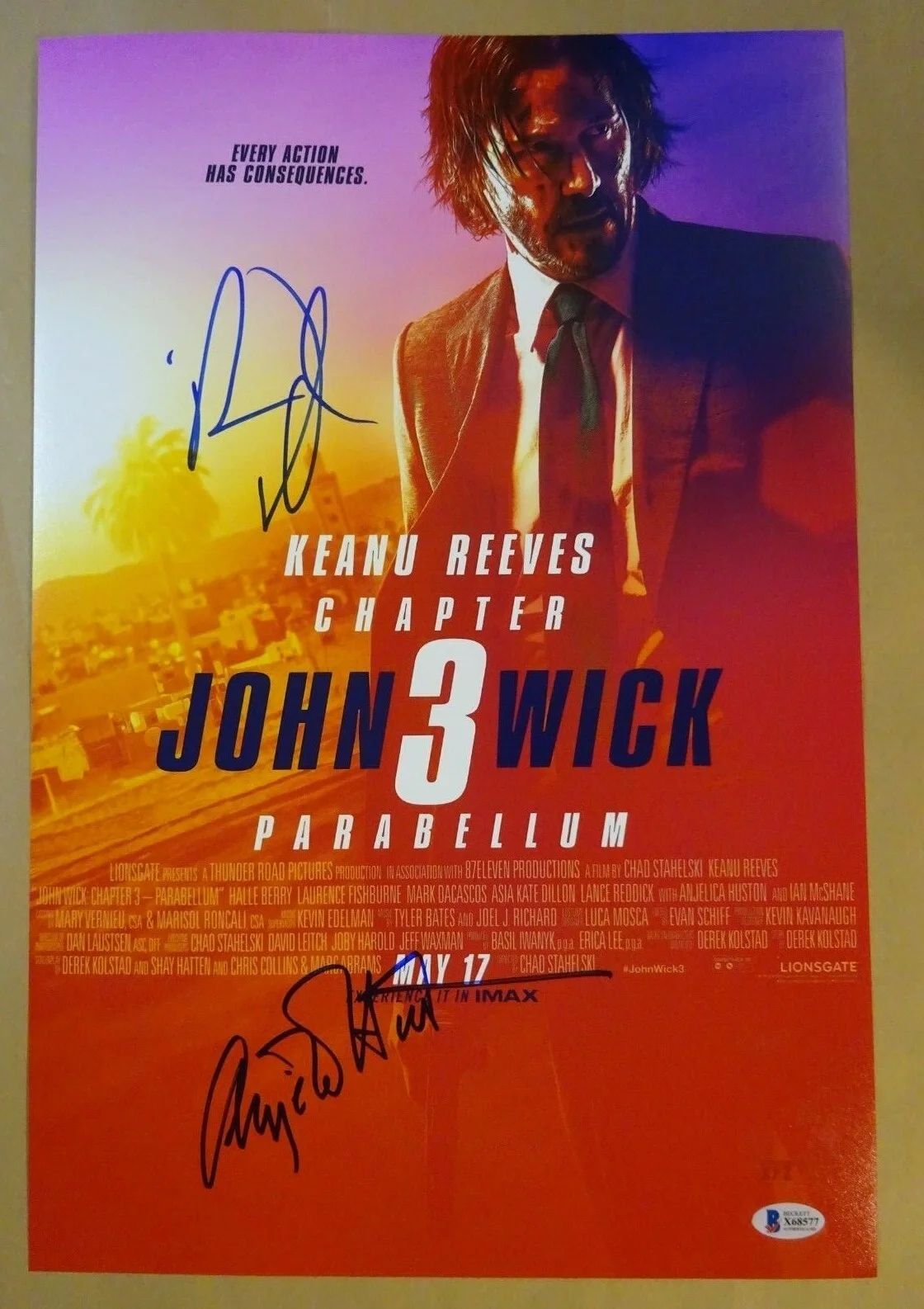 Anjelica Huston, Robin Lord Taylor — Signed ANJELICA HUSTON ROBIN LORD TAYLOR JOHN WICK 3 Photo 12x18 BECKETT BAS COA, изображение 2