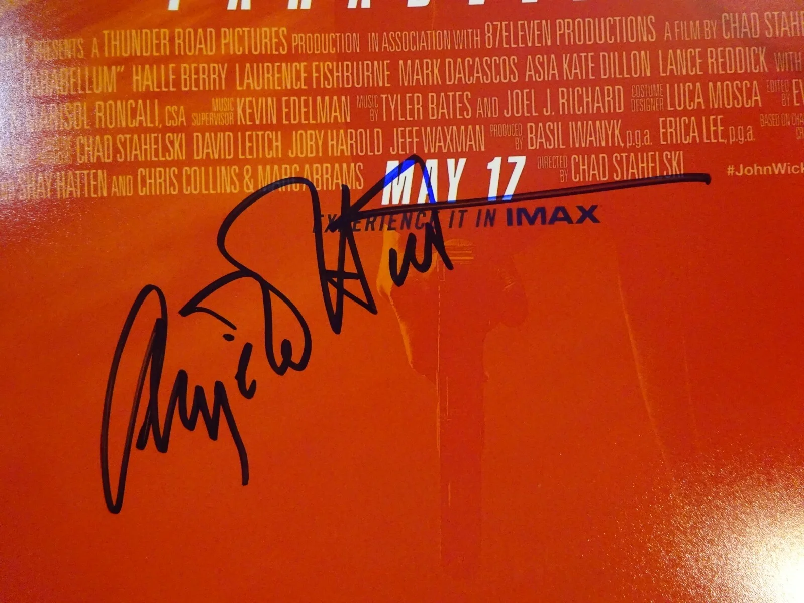 Anjelica Huston, Robin Lord Taylor — Signed ANJELICA HUSTON ROBIN LORD TAYLOR JOHN WICK 3 Photo 12x18 BECKETT BAS COA, изображение 4
