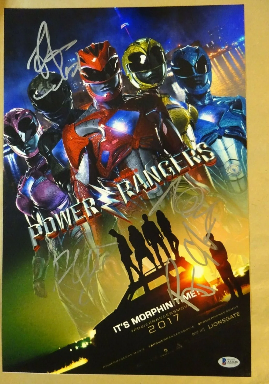 Dacre Montgomery, RJ Cyler, Naomi Scott, Ludi Lin — Signed POWER RANGERS Autographed By 4 12"x18" Photo MONTGOMERY + BECKETT LOA COA, image 2