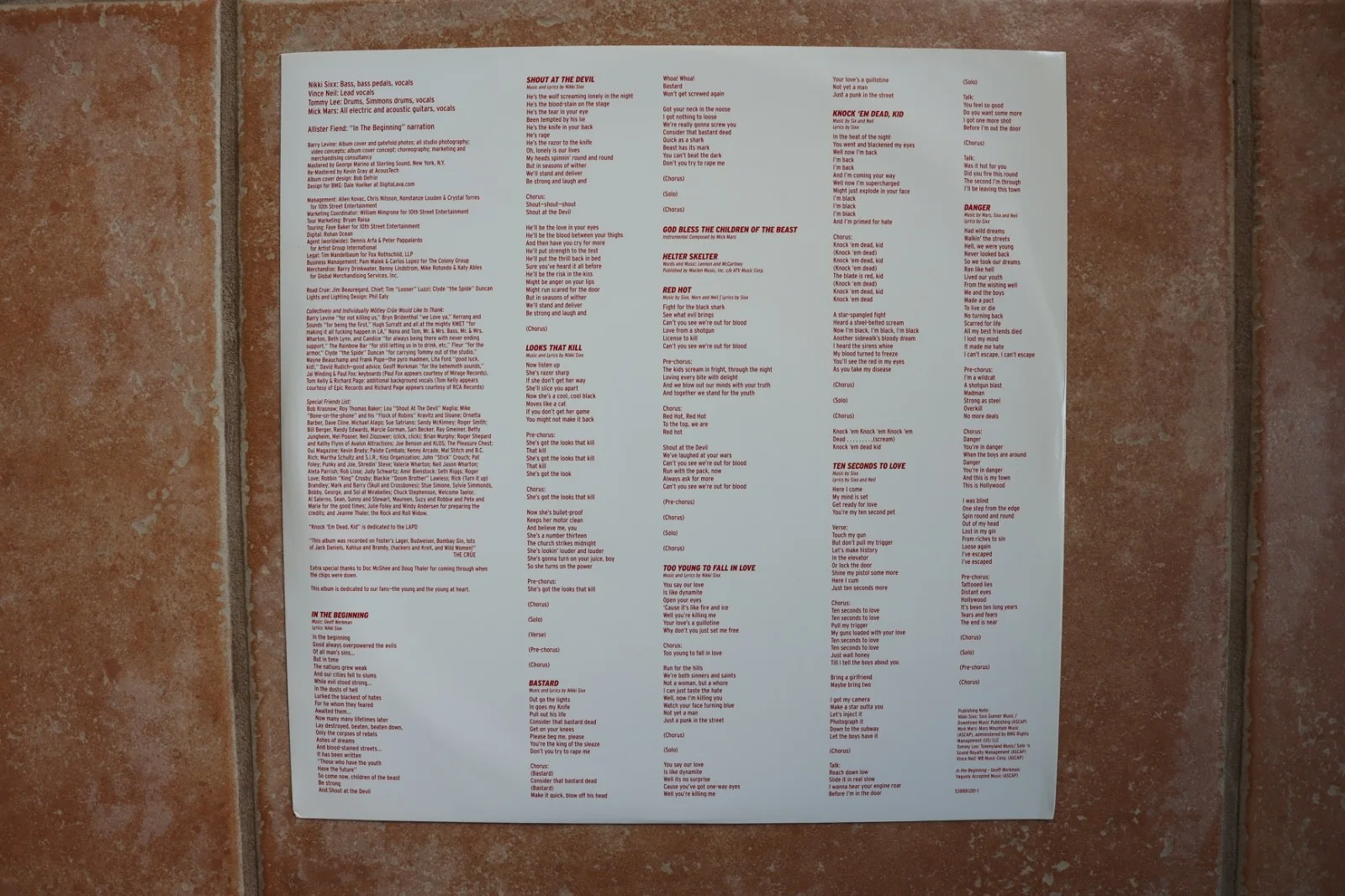 Motley Crue Nikki Sixx Signed Shout At The Devil 40th Anniversary Record Album, изображение 5