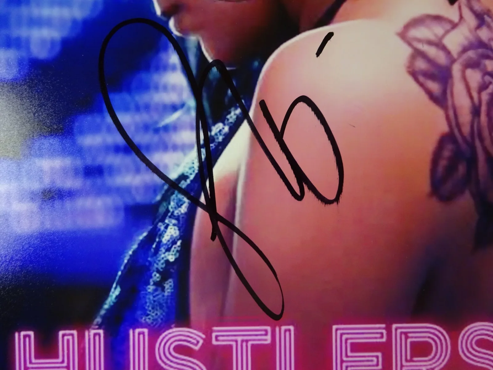 Jennifer Lopez — Signed Jennifer Lopez J.Lo Autographed Hustlers 11"x17" Photo Beckett BAS COA, изображение 5