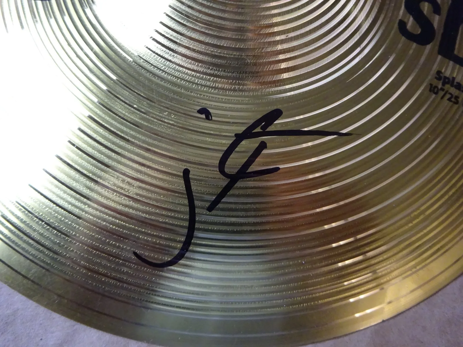 Signed The Lumineers Wesley Schultz & Jeremiah Fraites 10" Splash Cymbal BAS COA, изображение 3