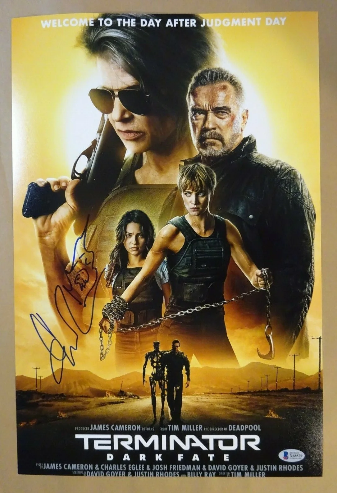 Gabriel Luna — Signed GABRIEL LUNA Autographed TERMINATOR DARK FATE 12x18 Photo BECKETT BAS COA, image 2