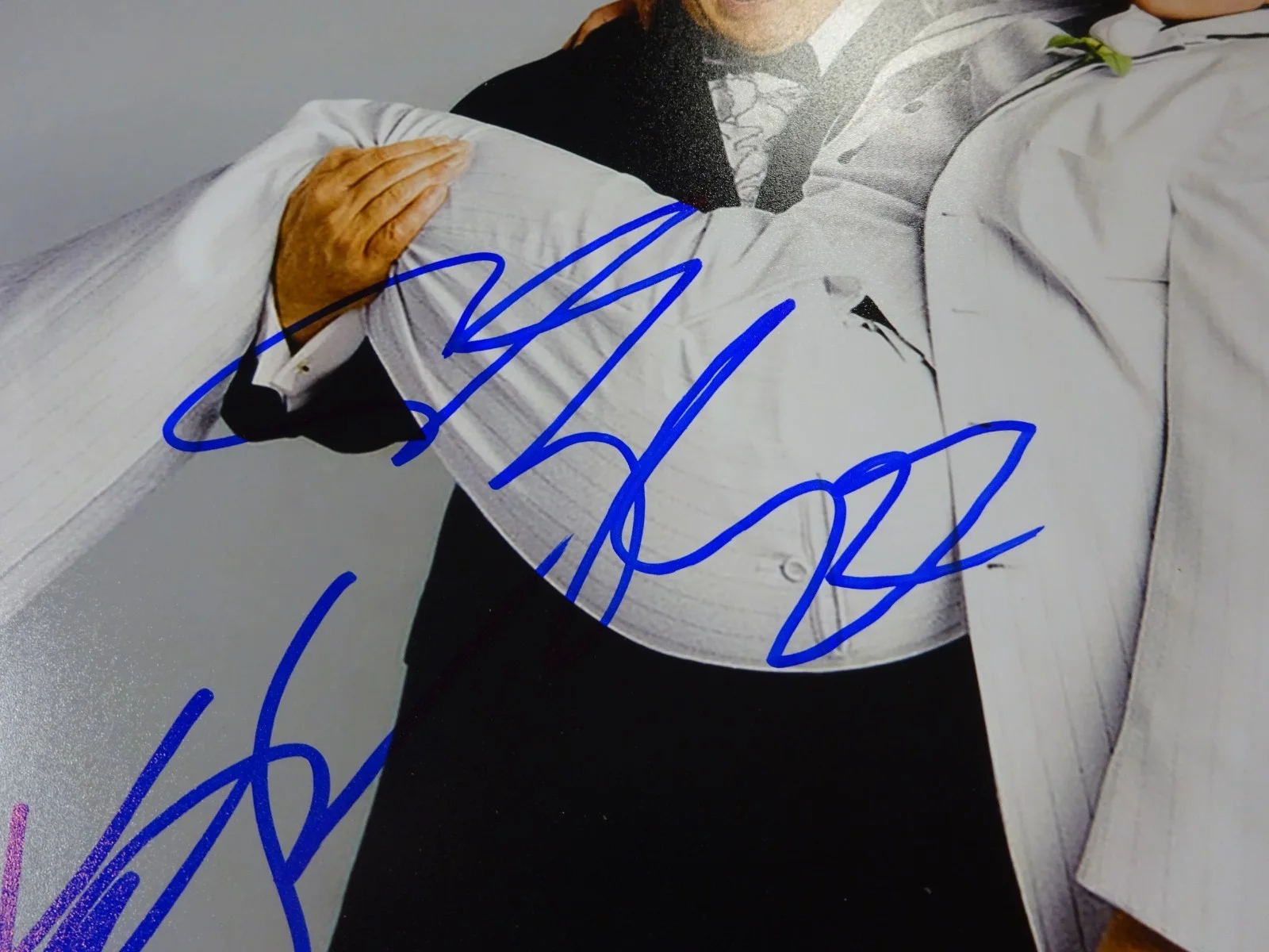 Adam Sandler, Kevin James — Chuck & Larry 11"x17" Photo Signed By Adam Sandler & Kevin James Beckett BAS COA, изображение 4