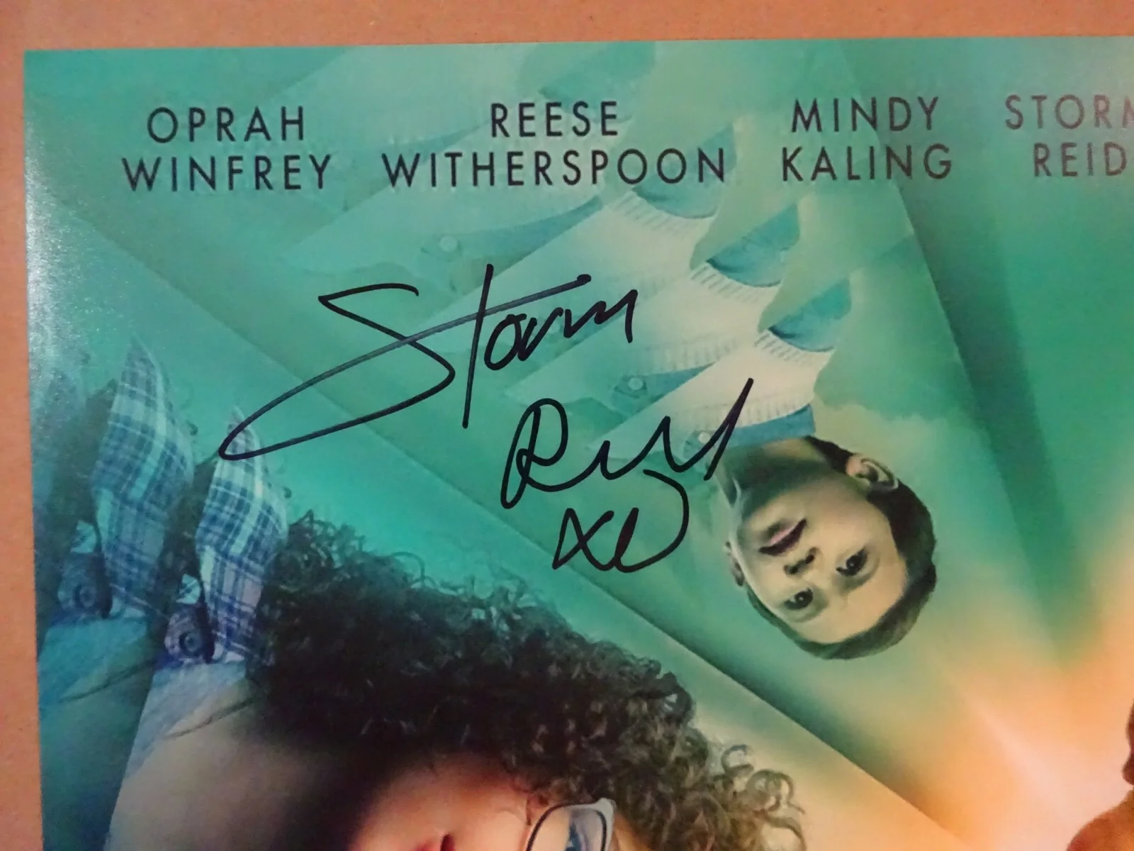Storm Reid, Mindy Kaling — Signed STORM REID & MINDY KALING A WRINKLE IN TIME 12"x18" Photo BECKETT BAS COA, изображение 3